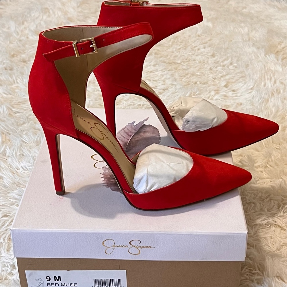 NWB, Jessica Simpson Postrie Pump, size 9, Red